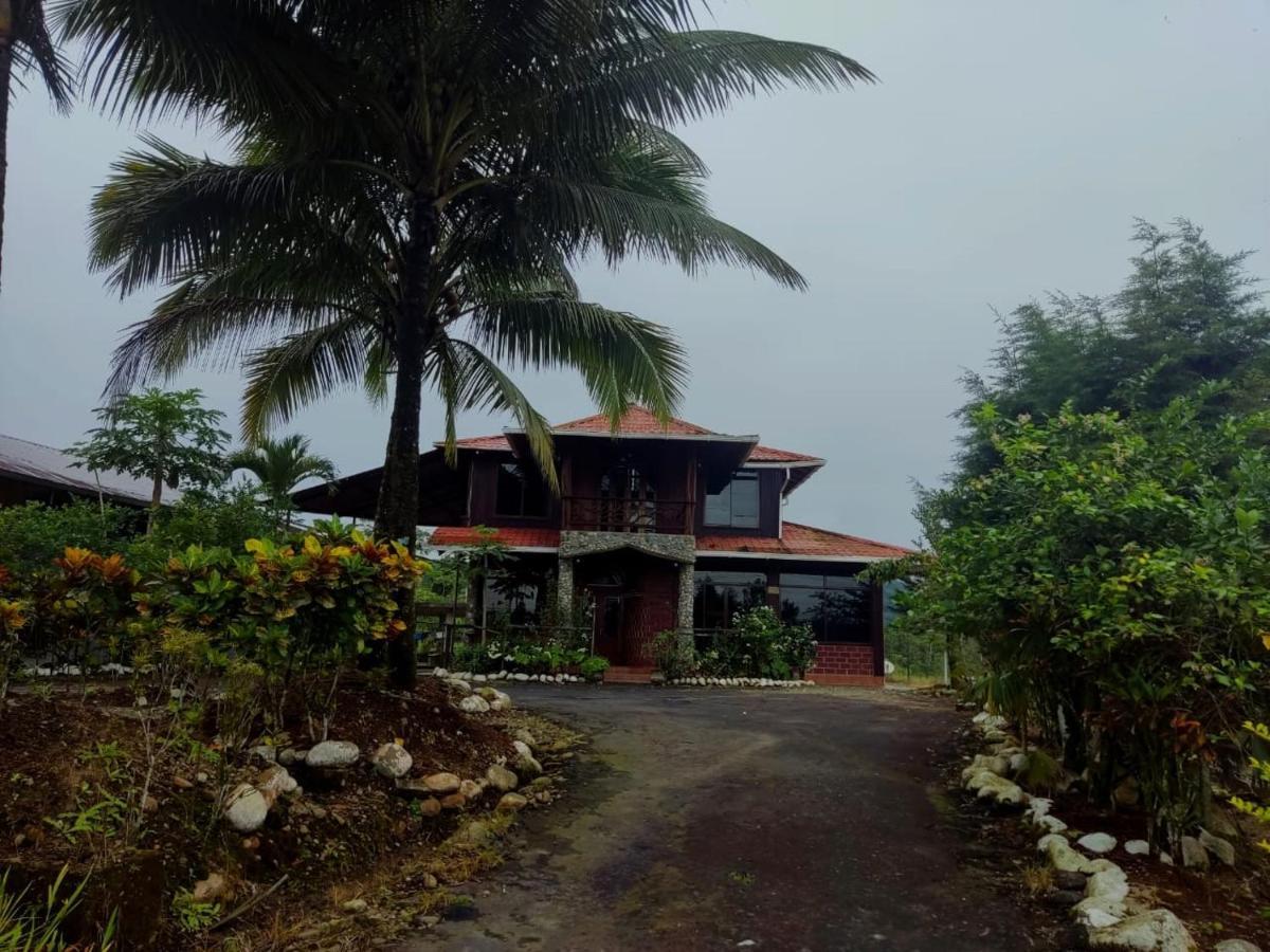 The Roadhouse Bed and Breakfast Tena Exterior foto